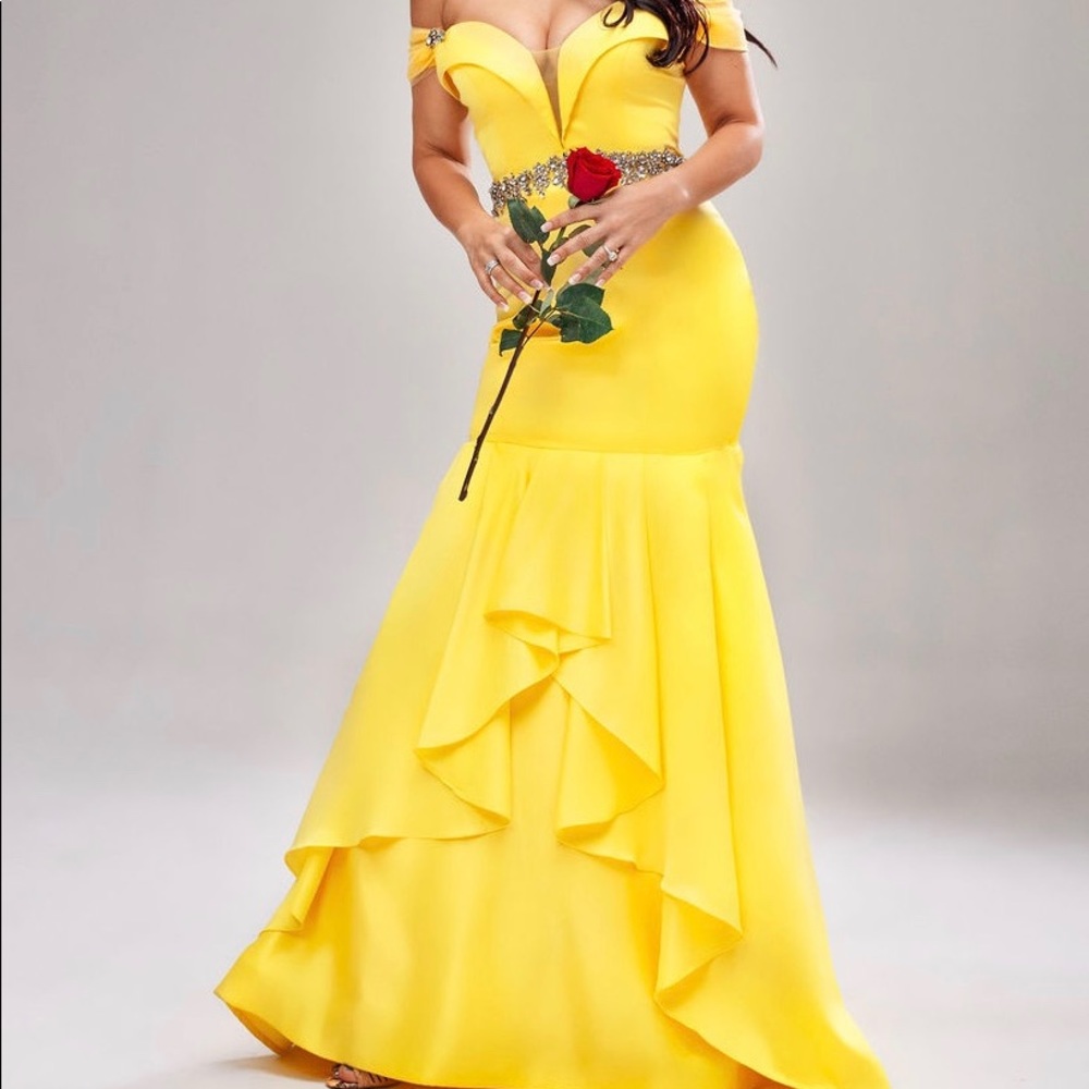 Meet your Posher, Liza